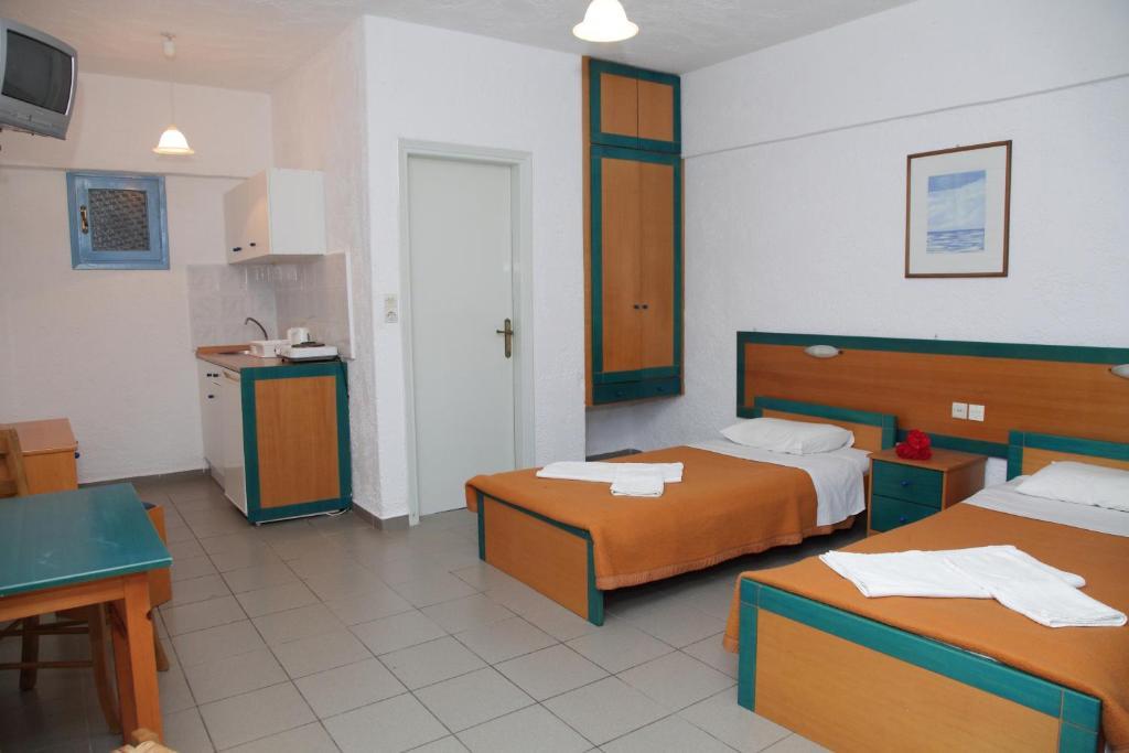 Mareva Hotel Apartments Херсониссос Экстерьер фото